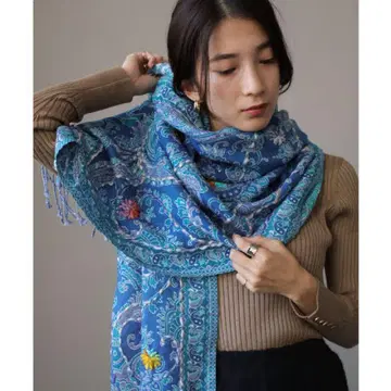 부즈루드 Bou Jeloud 인도 자수 스톨