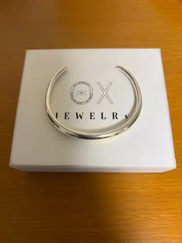 OX JEWELRY Silver Curve Bangle