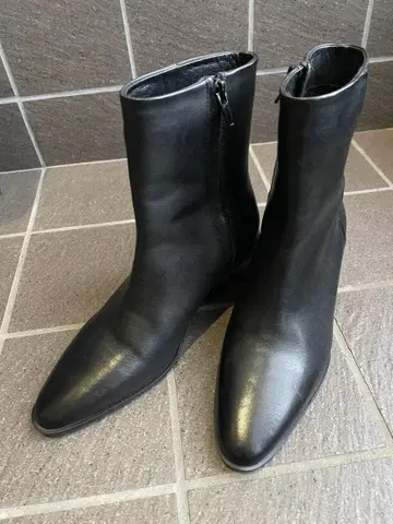 새상품급 자라 가죽 숏부츠 35