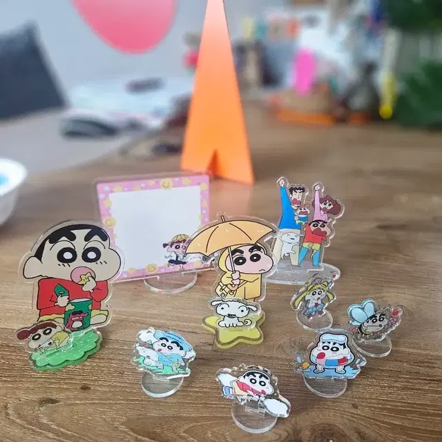 짱구 아크릴 스탠드 와 먼작귀 컴팩트샵