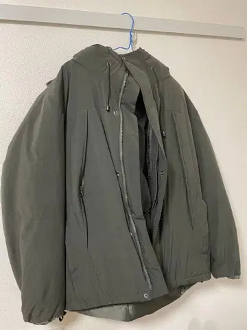 NIKO AND - 후드 부착 다운 자켓 올리브 그린