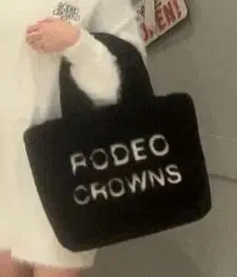 신상 인조 모피 패치 로고 토트 블랙 5500엔