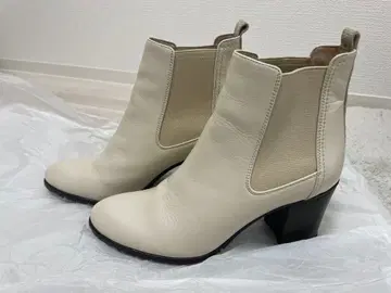 [ 네고 가능 ] AU BANNISTER 화이트 가죽 사이드 고어 부츠