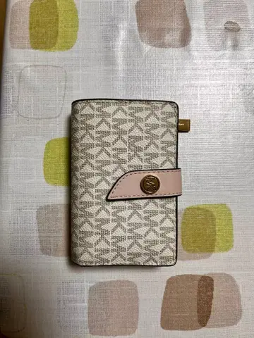 [ MICHAEL KORS ] 3단 폴더형 지갑 핑크/화이트