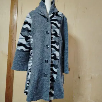 그레이 제브라 패턴 플레어 슬리브 롱 코트 L~LL 새상품