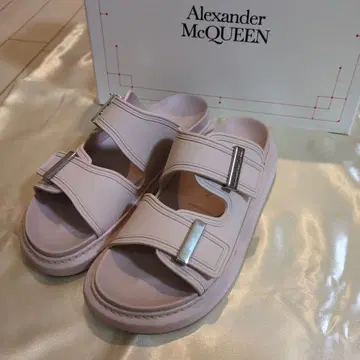 Alexander McQueen 핑크 샌들