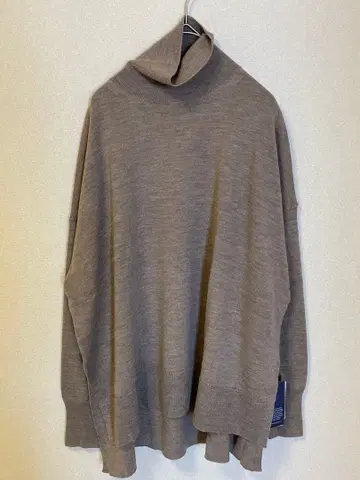 새상품 BiellaYarn 와이드 터틀넥 베이지 레리움 니트