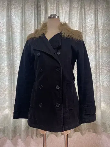 퍼 포함 더블 브레스트 블랙 코트