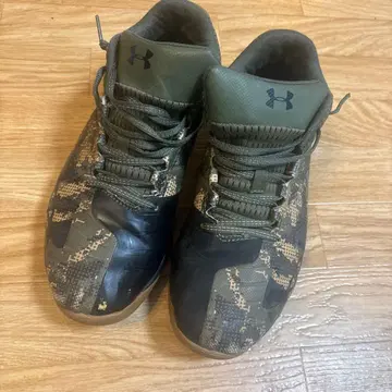 언더아머 야구 트레이닝 신발