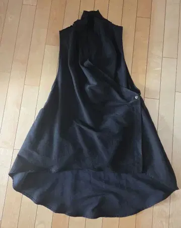 센소유니코 아풍 롱 베스트 블랙