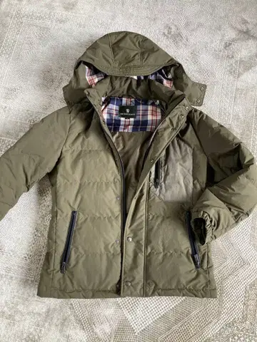 쿄하토 후드 부착 다운 자켓 올리브