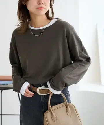 올리브 그린 긴팔 상의 프리 사이즈