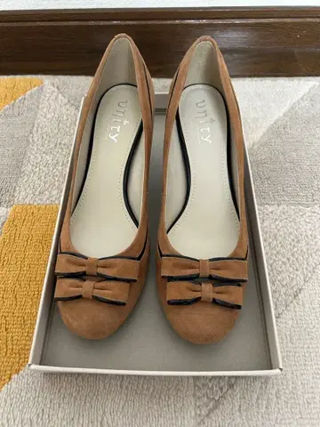 unite 브라운 리본 포함 펌프스 23.5cm