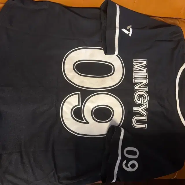 세븐틴 민규 김민규 야구 유니폼 위버스재팬 양도 판매