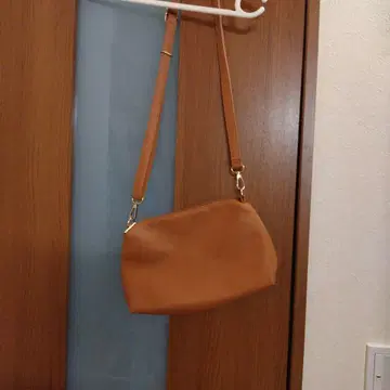 Monte Rosso 브라운 숄더백