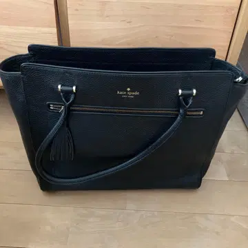 kate spade 블랙 토트백 가죽