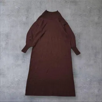 새상품급 어반 리서치 1장으로 완성 터틀 니트 원피스 BR