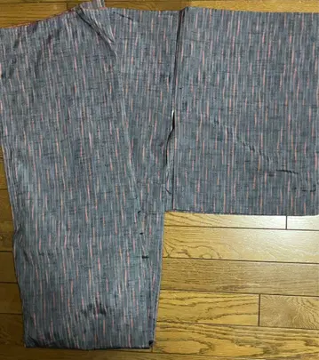 중고 기모노 네이비 바탕에 크림슨 엇갈린 줄무늬 코몬