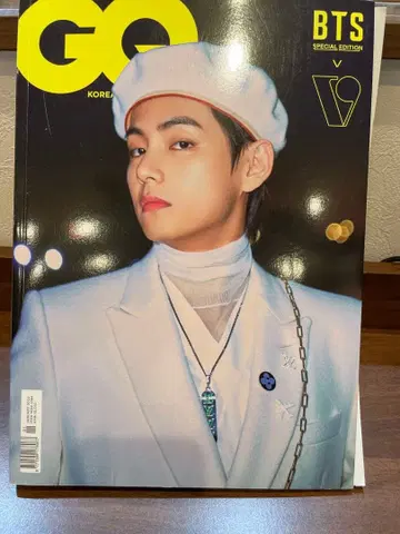 BTS V GO KOREA 특별판과 BT21 굿즈 세트