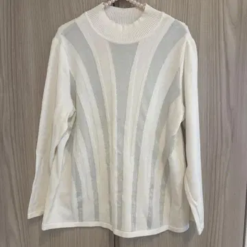 [레리안 13+] ROCHAS 화이트 스트라이프 패턴 니트