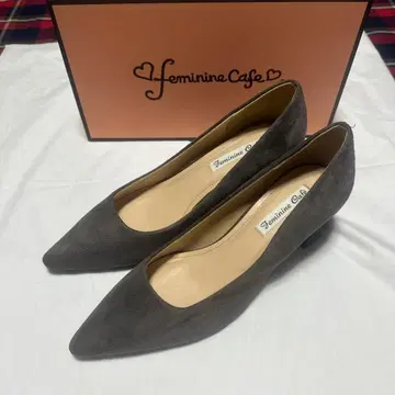 Feminine Cafe 펌프스