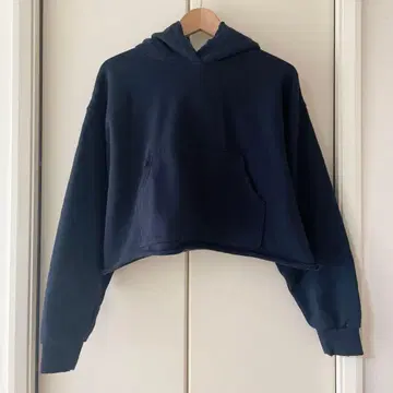 [ 새상품급 ] ALEXIA STAM 데미지 가공 크롭 후드티 네이비
