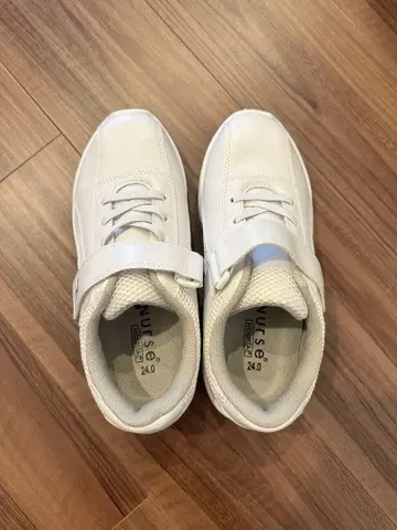 화이트 메쉬 신발 24.0