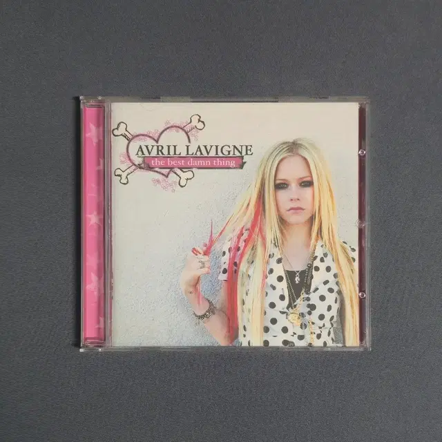 에이브릴 라빈 3집 앨범 the best dame thing