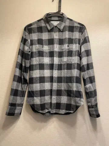 gloster의 플란넬 셔츠 블랙과 그레이 체크 무늬