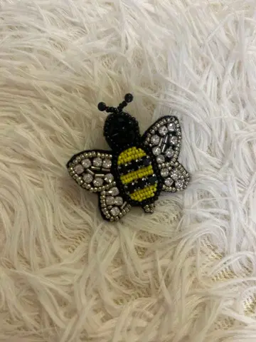 비즈 벌 모양 브로치 Loulou