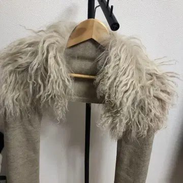 LAUTREAMONT 베이지 퍼 니트 롱 머플러