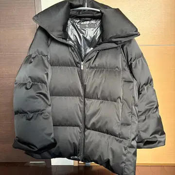 유니클로 +J 다운 블랙