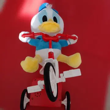 도널드 덕 움직이는 봉제 인형 삼륜 자동차 배터리