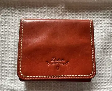 Dakota 가죽 이단 접이식 지갑 브라운