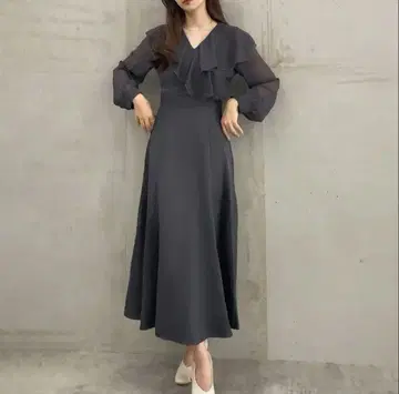 프릴 칼라 플레어 원피스