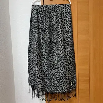 UNTITLED 레오파드 패턴 스톨