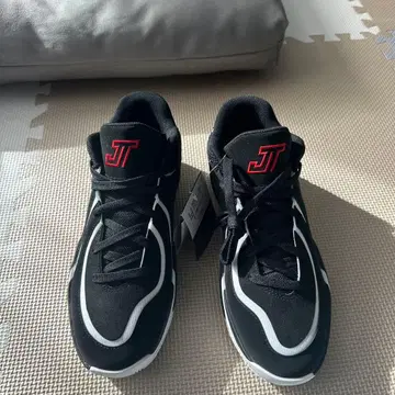 Jordan 스니커즈 블랙/빨간색