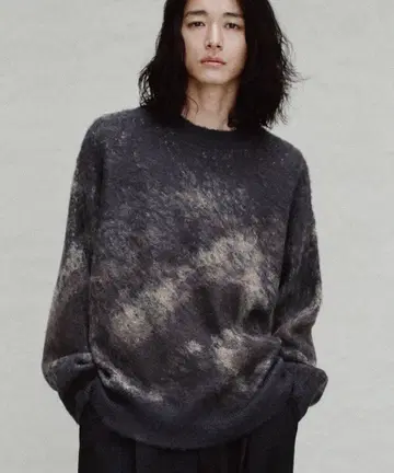 WYM 다크 브라운 그라데이션 니트