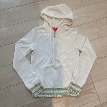 JU ICY COUTURE 후드 부착 후드티 화이트