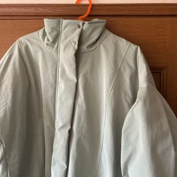 라이트 그린 볼륨 슬리브 자켓