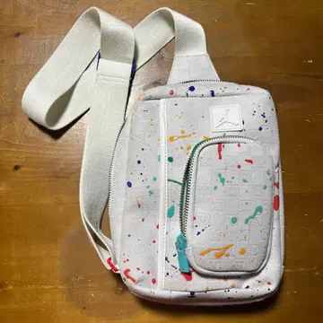 NIKE Jordan 스플래터 프린트 숄더백 설날 특가!