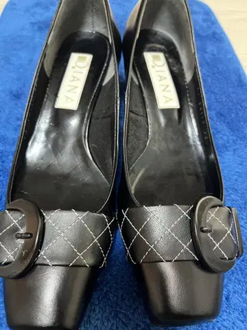 DIANA 블랙 하이힐 펌프스