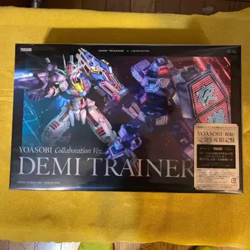 YOASOBI 콜라보 DEMI TRAINER 한정판