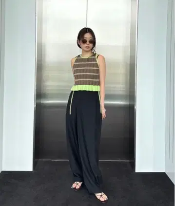 Ameri MEDI WIDE TUCK BONTAN PANTS M 사이즈