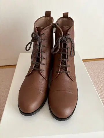 ing 브라운 레이스업 부츠