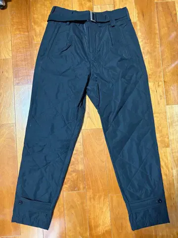 sacai 22-02906M 001 퀼팅 팬츠 퀼트