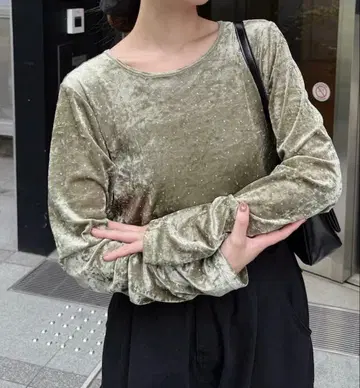 [ 2025AW 카탈로그 ] 스터드 벨로아 풀오버 카스타네