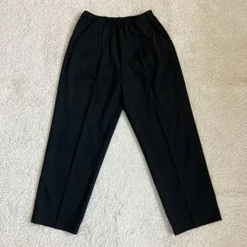 미즈이로 인드 허리밴딩 턱 슬랙스 차콜 그레이