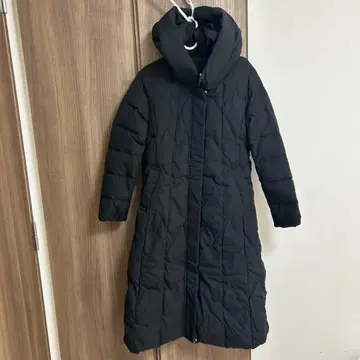 미사용 새상품 후드 부착 블랙 롱 다운 자켓