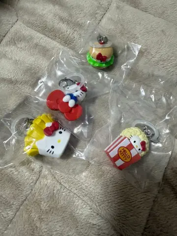 헬로키티 아메리칸 디자인 메지루시 액세서리 세미 컴프